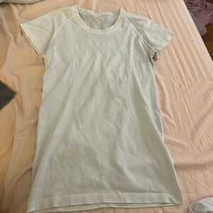 white short sleeve lulu lemon swiftly tech, size 6